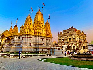 Clockwise from top-left: Kandariya Mahadeva Temple, Madhya Pradesh; Chennakeshava Temple, Karnataka; Jagannath Temple, Puri, Odisha;Ranganathaswamy Temple, Srirangam, Tamil Nadu; Padmanabhaswamy temple, Kerala; Swaminarayan Mandir, Vadtal, Gujarat.