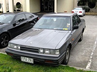 Nissan Skyline Ti berlina (1986 a 1988)