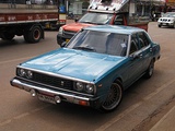 C210 Nissan Skyline 2000 GT berlina.