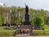 Monumento a San Vladimiro el Grande en Bélgorod, Rusia