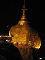 Left: Stereoscopic view in 1900. Right: Night view in 2007