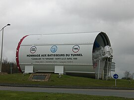 The tunnel boring machine in Coquelles, as a tribute to the builders of the tunnel