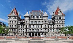 Detalles neorrománicos del capitolio del Estado de Nueva York en Albany construido también en estilo neorrenacentista (1867-1899)