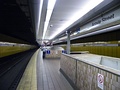 The island platform at Argyle Street station