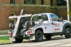 Boom truck with underlift