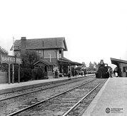 Quilmes (left) and Banfield stations pictured in 1890 and 1900 respectively