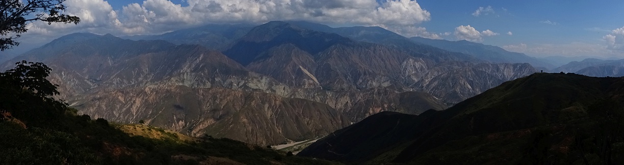  Panorama of the Chicamocha Canyon, from bottom to top; Jurassic Jordán and Girón Formations, and the Cretaceous Rosablanca and Paja Formations