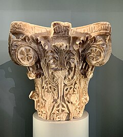 Islamic quasi-Corinthian capital from Andalusia (Madīnat az-Zahrā’), present-day Spain, mid-10th century, marble, Pergamon Museum, Berlin