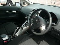 Interior (pre-facelift, Australia)