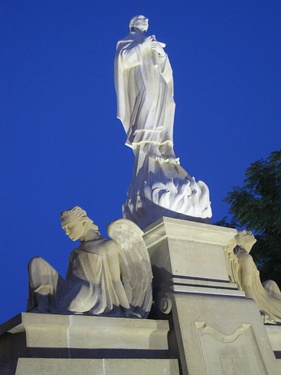 Estatua de San Juan de la Cruz.