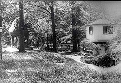 A picture of Acorn Park in the year 1917. The acorn shaped gazebo is on the left side.