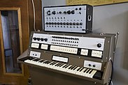 left: Wurlitzer Model 44 Electrostatic Organ (1953–1964)[10]right: Hohner Hohnerola (1955), highly expanded by Siemens Studio for Electronic Music.[11]