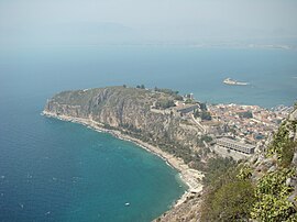 Vista de Nauplia desde la fortaleza de Palamidi.