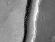 Arnus Vallis layers, as seen by HiRISE