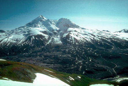 The active volcano Mount Redoubt is the highest summit of the Aleutian Range.