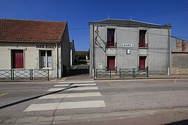 The town hall in Marolles-en-Beauce