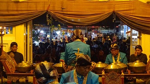 Sekaten, Gamelan Sekaten Kanjeng Kiai Guntur Madu (One of Some Javanese Sacred Gamelan) is usually beaten every day for a week during the Sekaten celebration at the Keraton Yogyakarta. The community was very enthusiastic about listening to the strains of the heirloom gamelan, on 26 November 2017