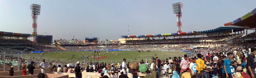  Panoramic View of the Eden Gardens Stadium during IPL 2008. Note that it was pre-renovation and had benches rather than individual seats. In this configuration, the stadium could seat over 98,000 fans on game day