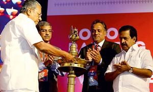 Pinarayi Vijayan inaugurating ESAF Small Finance Bank at Thrissur in March, 2017