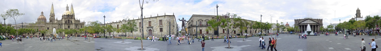  The Plaza de la Liberación in the historic center of Guadalajara [es]