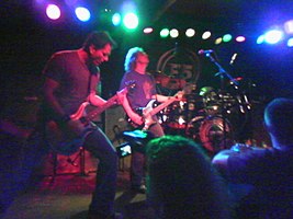 F5 performing in 2006. L-R: John Davis & David Ellefson.