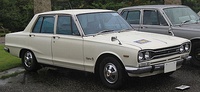 Nissan Skyline 2000GT berlina (GC10) fase 1