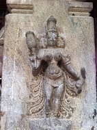 Thiru Avinangudi Temple pillar sculptures