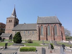 Andelst, provincia de Gelderland, nave románica de piedra, torre y coro góticos de ladrillo