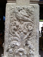 Thiru Avinangudi Temple pillar sculptures