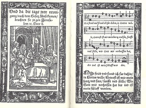 two pages from a historic hymnal from 1548, on the left page an illustration of the Presentation of Jesus at the Temple with a header, on the right page the sheet music of the tune with the text of the first stanza under the notes and also below