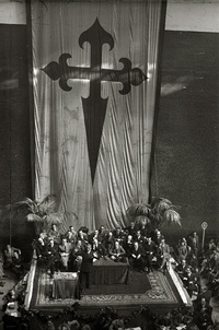 En un mitin en el Frontón Urumea de San Sebastián (1935)