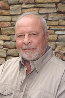 A picture of Nelson Demille, an American author.