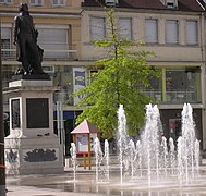 Estatua a Claude Lecourbe en Lons-le-Saunier