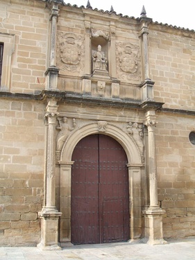 Portada de la Iglesia de San Pedro.