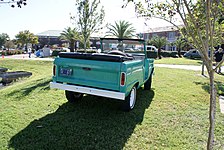 1966 Bronco convertible, lado trasero