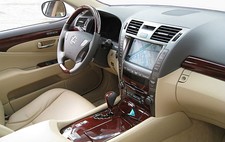 2006 Lexus LS interior (original)