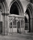 A chantry in the nave (photo Francis Bedford, 19th century)