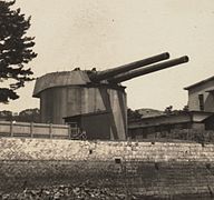 La torreta de popa nº4 del Mutsu en exhibición.