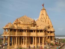 Templo de Somnath (Guyarat), destruido en varias ocasiones por los invasores musulmanes, y reconstruido las mismas veces por los gobernantes hindúes