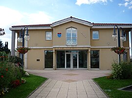 The town hall in Dommartin