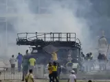 Obras de arte en el suelo, ventanales rotos y equipos y muebles destruidos fue el rastro del caos dejado por los bolsonaristas que invadieron este domingo las sedes del Parlamento, la Presidencia y la Corte Suprema de Brasil.