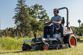 Bobcat ZT5000 zero-turn mower 