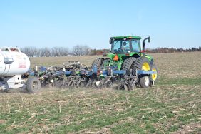 JohnDeereTractorApplyingAnhydrousAmmonia-MediumShot