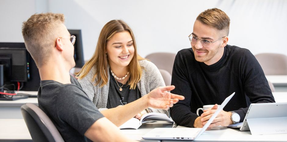 Studierende im Gespräch