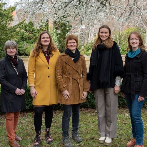 Machen sich gemeinsam stark für den Klimaschutz an der Hochschule Harz (v.l.n.r.): Stefanie Steinwender, Dr. Ute Urban, Friederike Herrmann, Jeannette Israel-Schart, Bea Pfitzner, Anja Klinner und Prof. Dr. Philipp David Schaller. Foto: A.-M. Schmidt