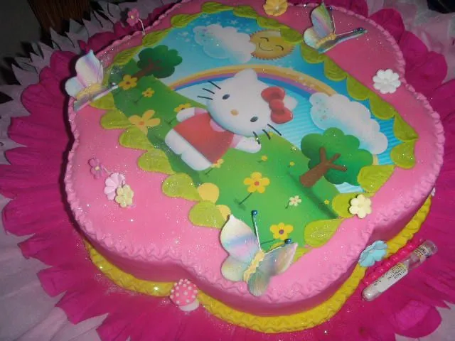 CREACIONES EMIVER ::::: Torta de Hello Kitty