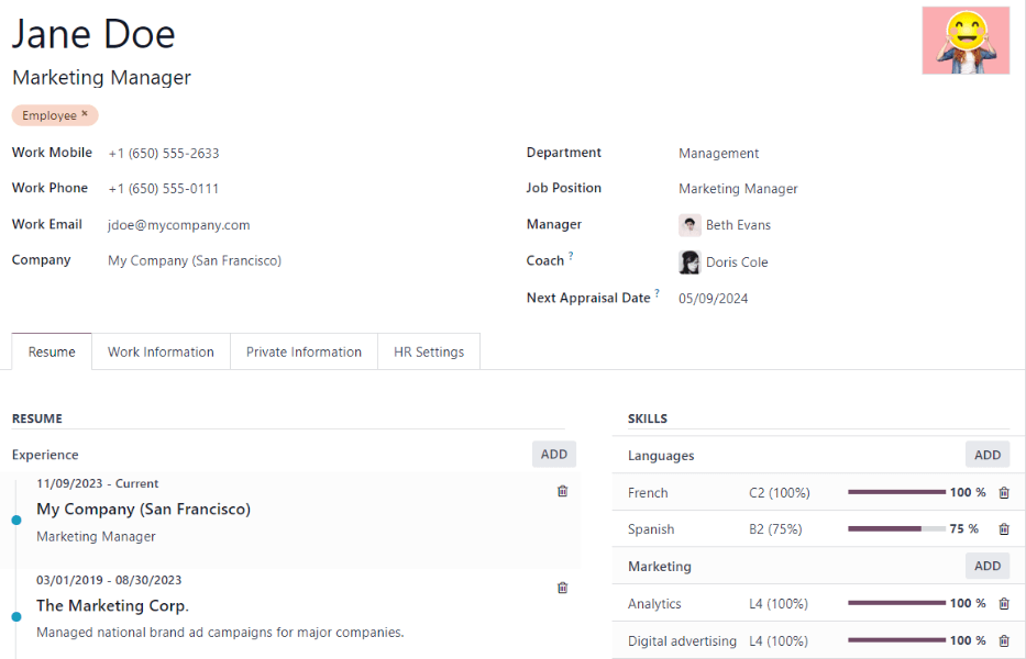 모든 필드가 입력되어 있는 새로운 직원 양식을 만듭니다.