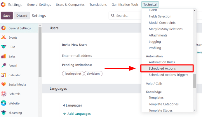 A opção de ações agendadas no menu técnico do aplicativo Odoo Definições.