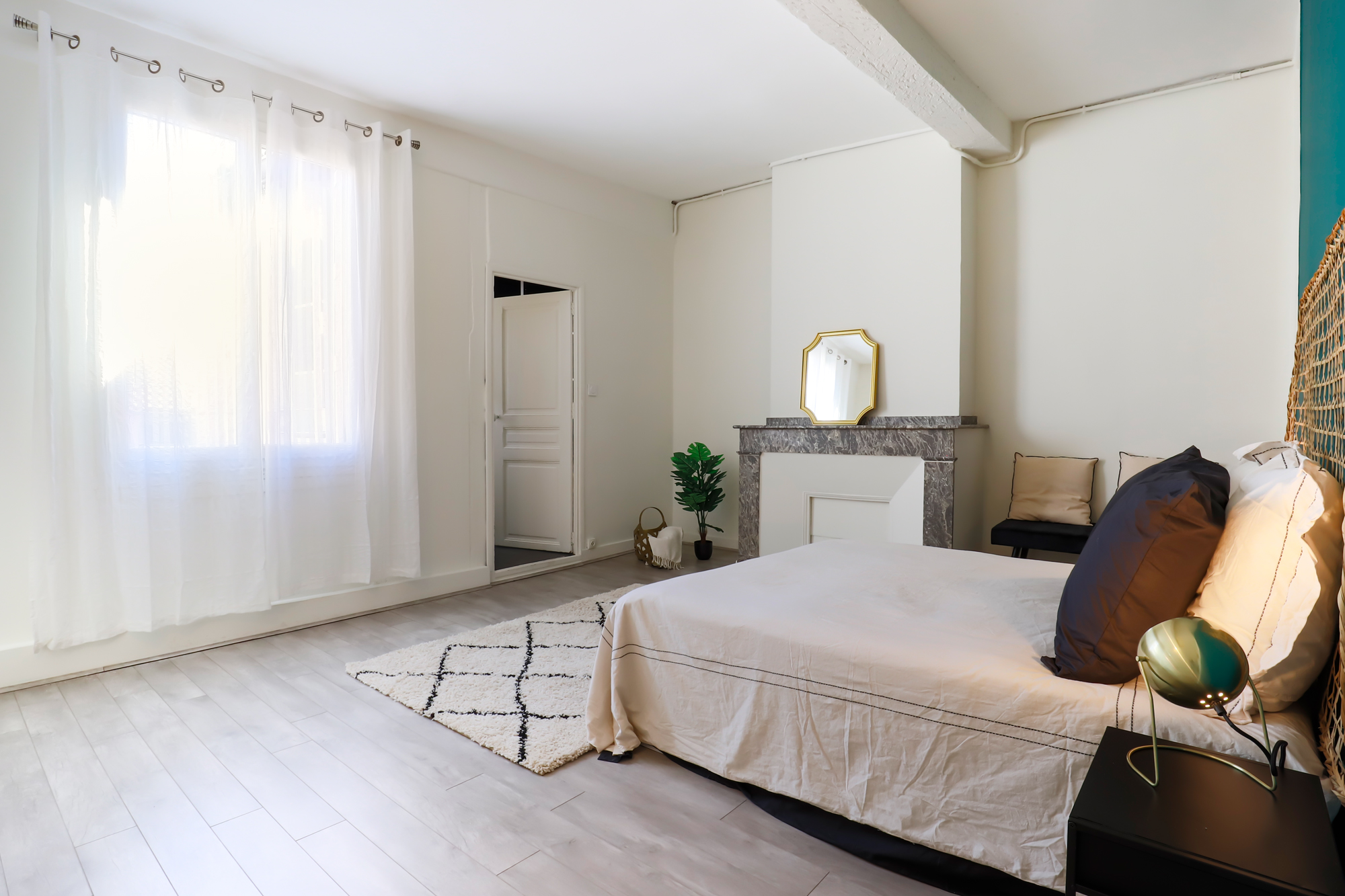 Home staging chambre avec cheminée Plaisance du Touch