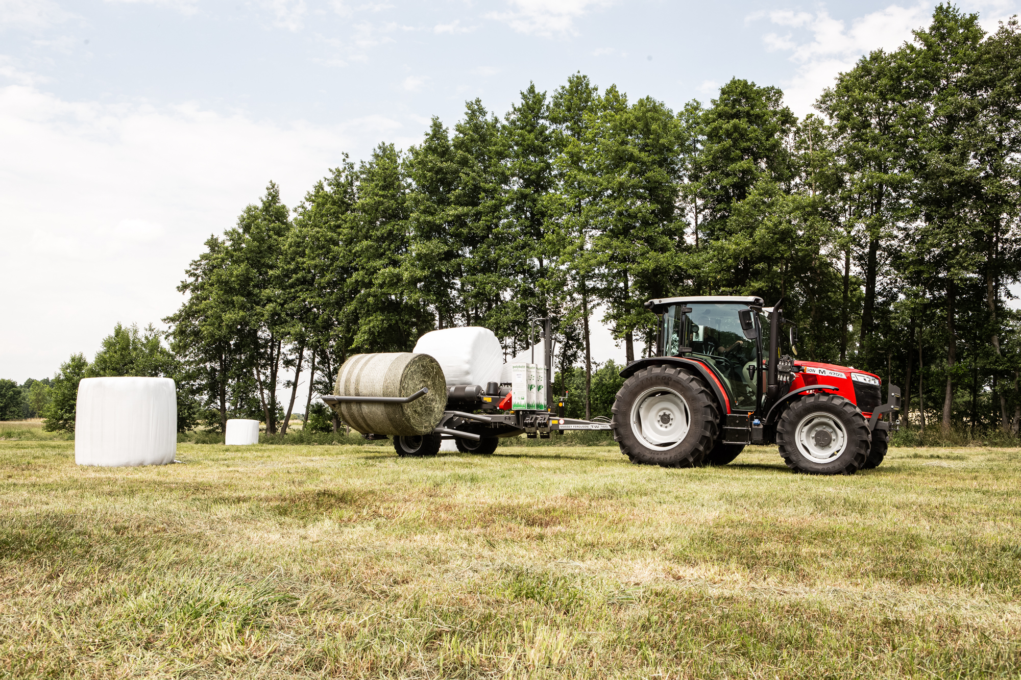 MF TW | Trailed Round Bale Wrapper